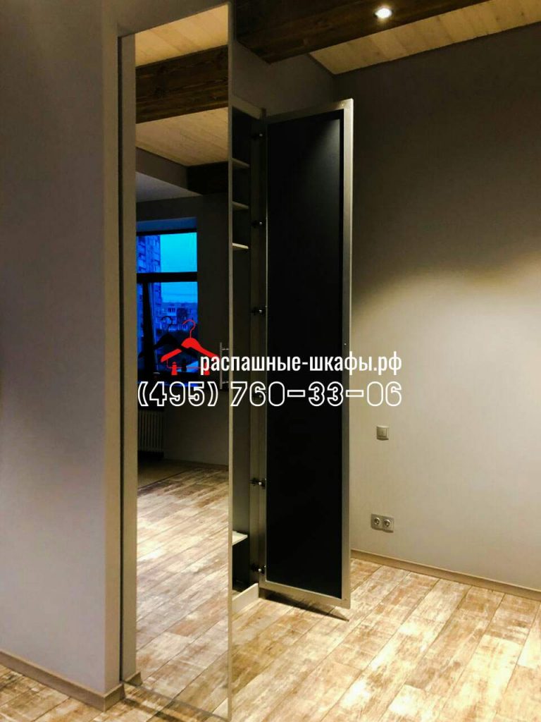 шкаф с зеркальными дверями