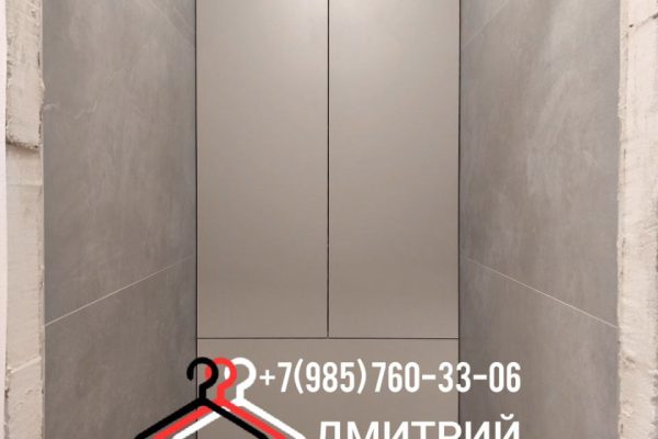 как закрыть сантехнические трубы и коммуникации в туалете за унитазом?