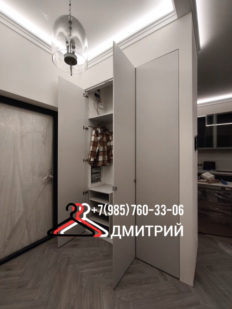 Распашные фасады встроенного шкафа в интерьере ЖК Новочеремушкинская 17