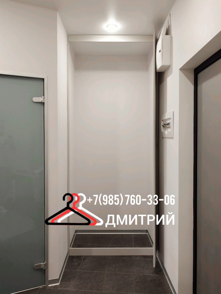 Монтаж усиленного дверного каркаса и установка правой глухой створки в нишу прихожей, ЖК Город набережных.